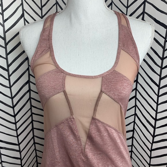 If you’re lucky tank lululemon size 4 - Picture 2 of 7